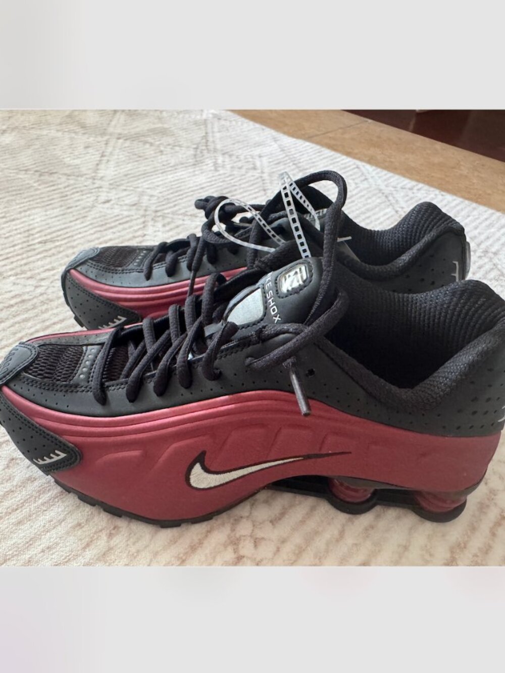 Nike Shox R4 Shoes Black Team Red Metallic Silver AR3565-009 - Women's Size 9